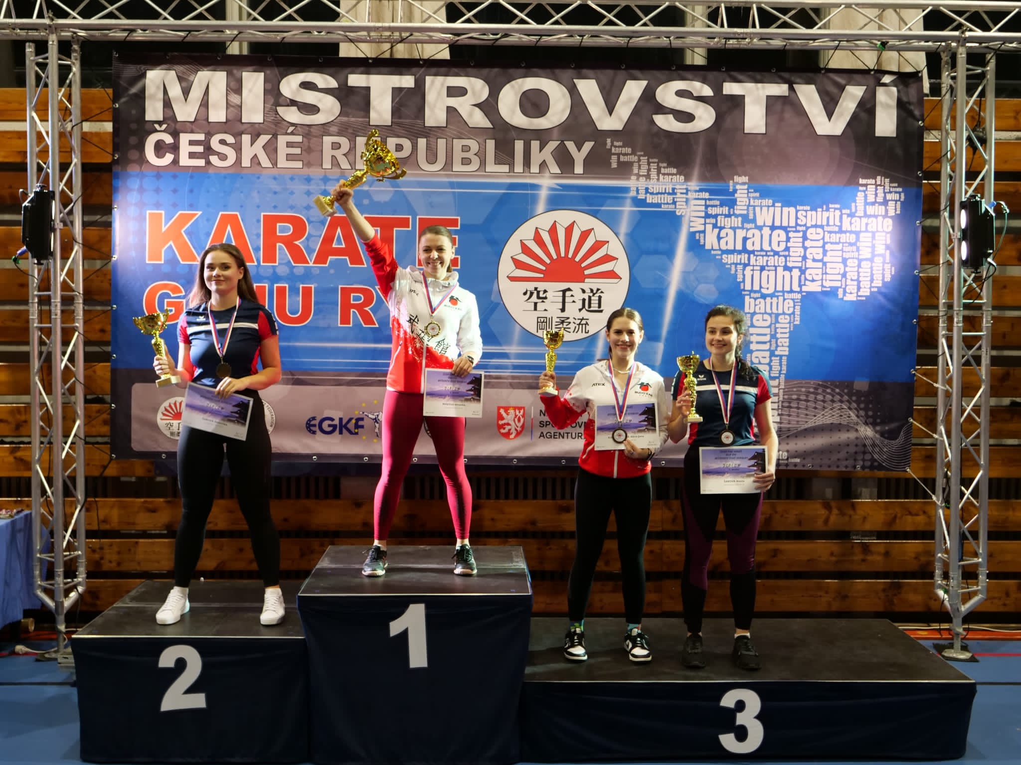 kata ženy - 1. místo V. Mišková, 3. místo AJ Kirschnerová
